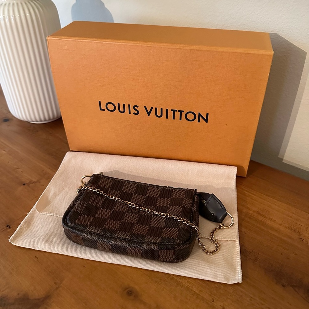 Louis Vuitton Damier Ebene Mini Pochette